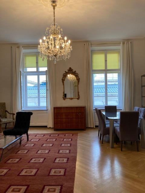 MÃ¶blierte Palaiswohnung beim Parlament ***