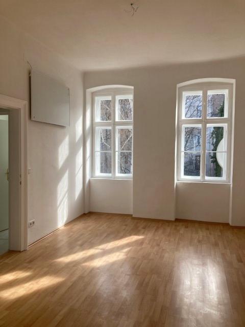Sonnige 3 Zimmer-Altbauwohnung mitten in Gersthof ***