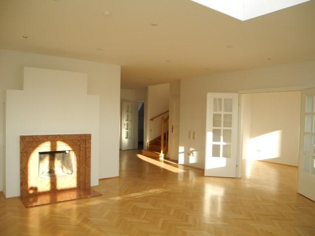 Dachgeschoss-Maisonette am Rudolfsplatz *** unbefristet