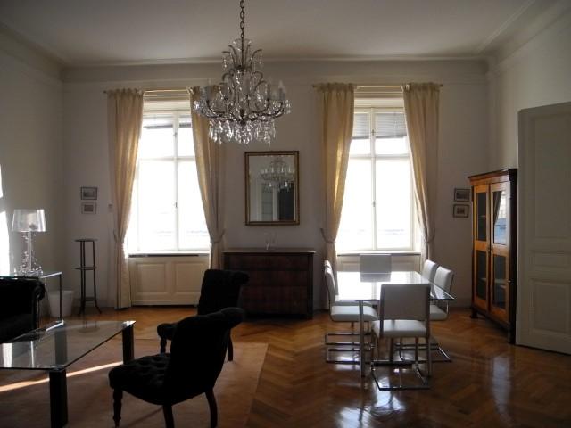 MÃ¶blierte Palaiswohnung beim Parlament